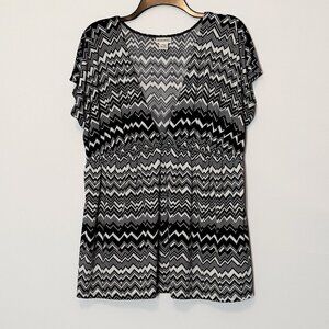 Motherhood MATERNITY Black/White Chevron Jersey Knit Tunic; Low V-Neck; Size XL